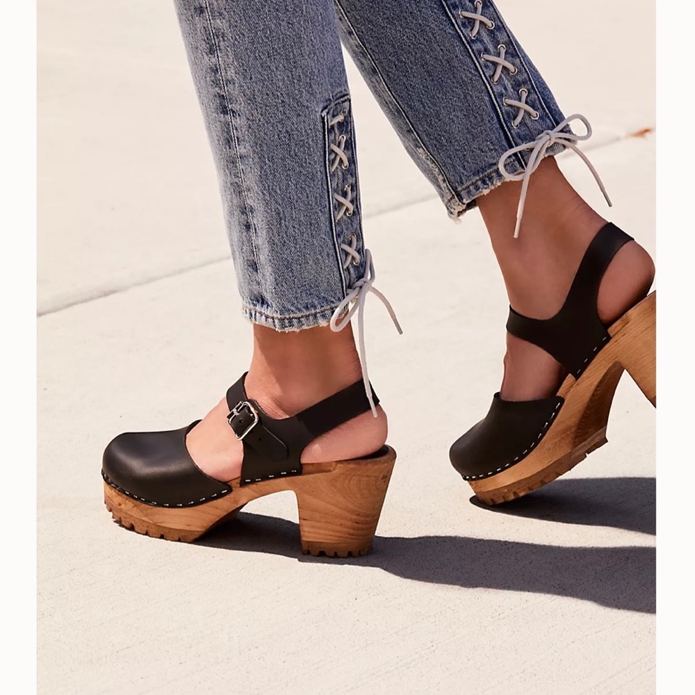 Free people clogs